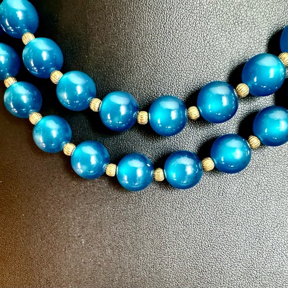 MOONGLOW Dark Blue Lucite Double-Strand Necklace, Vintage - Picture 3 of 12